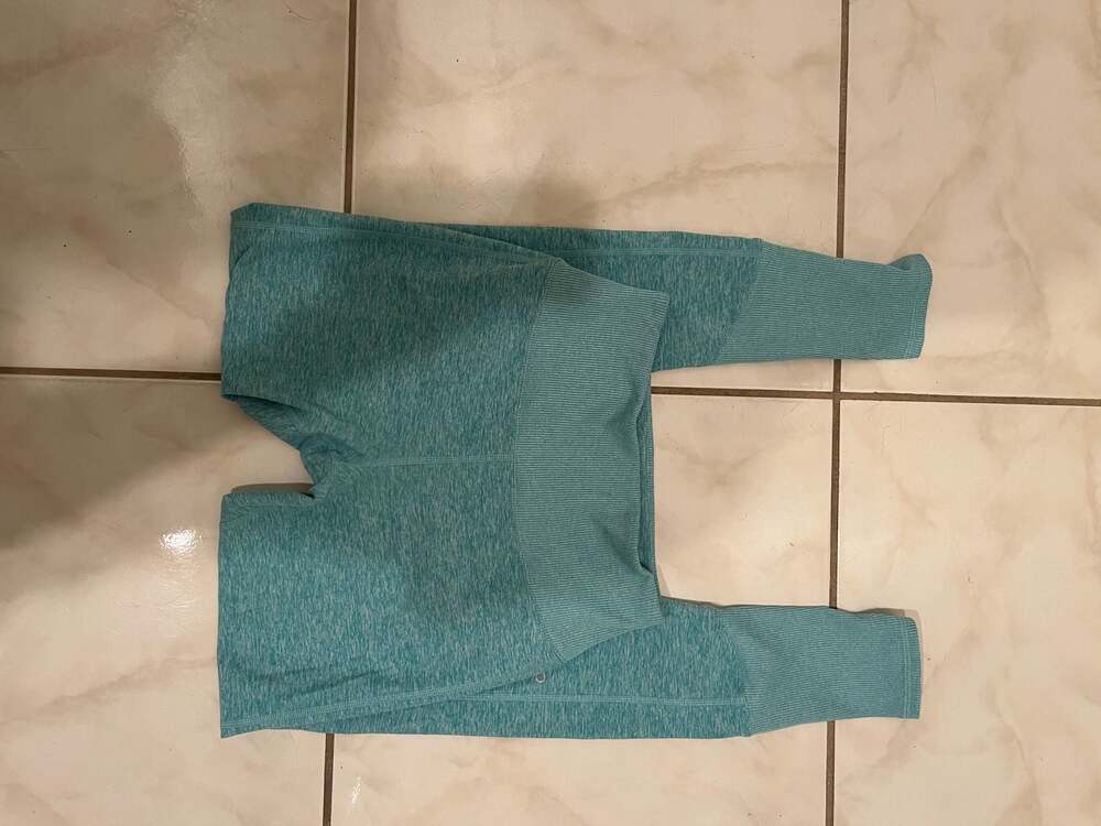 Alo Yoga High Waist Alosoft Lounge Legging in Bright Aqua Heather - Picture 6 of 9